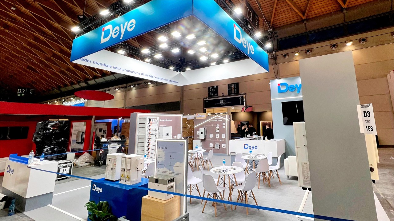 Deye presenta productos de características en la Expo de Transición Energy en Italia